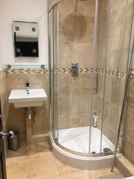Princes Villa - Large Fully Self Contained Flat, 5 Minutes From The Sea Hastings Esterno foto